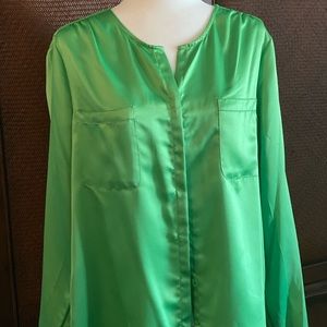 ☘️ Beautiful Green Silky Satin Blouse